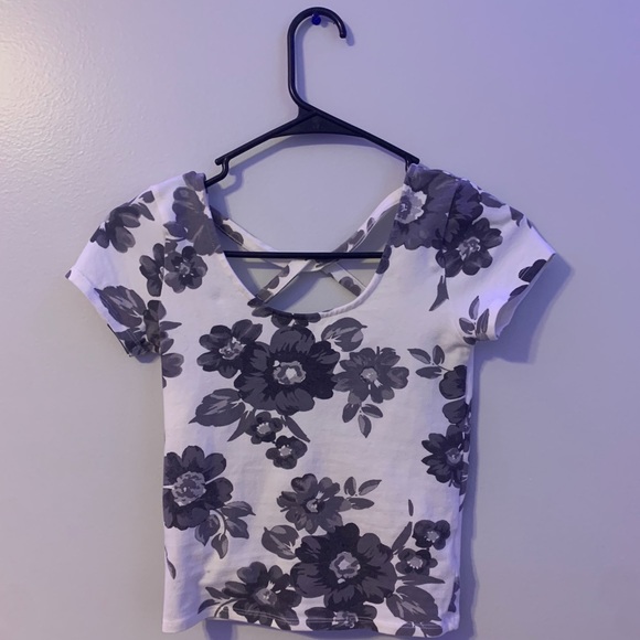 aeropostale white and gray flower tee - Picture 1 of 2